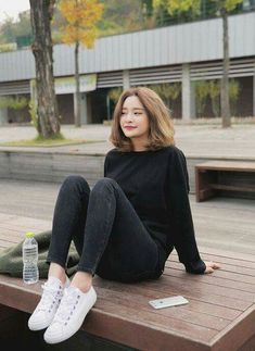 I love everything about this!!! 😍😍 Mode Monochrome, Moda Ulzzang, Chique Outfit, Boys Fashion, Ulzzang Fashion, Inspired Outfits, 가을 패션