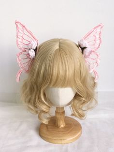 Add a touch of whimsy and elegance to your hairstyle with our pink rosette design butterfly wings hairclips. These enchanting hair accessories feature delicate butterfly wings adorned with intricately crafted pink rosettes, creating a fairy-tale charm that is perfect for any occasion. Ideal for enhancing everyday outfits, special events, cosplay, or adding a touch of magic to your kawaii or lolita fashion ensembles. A lovely gift choice for friends, family, or anyone who loves cute and whimsical Angel Hair Accessories, Pink Fairy Accessories, Magical Oc, Gacha Body Sheet, Wings Crochet, Fairy Hair Accessories, Magical Girl Oc, Fairy Kei Accessories, Pink Fairy Wings