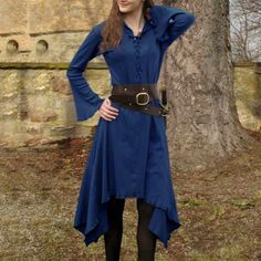 Medieval Women Dress, Dresses Medieval, Viking Halloween Costume, Vintage Carnival Party, Vikings Halloween, Medieval Cosplay, Gothic Dresses, Viking Shirt, Medieval Woman