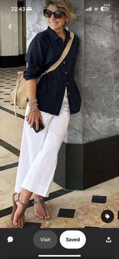 Adrette Outfits, White Pants Outfit, Stylish Outfits For Women Over 50, Mode Tips, Over 60 Fashion, Ageless Style, 60 Fashion, Stil Elegant