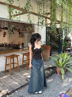 Denim Skirt Styling, Instagram Cafe, Skirt Styling, 일본 패션, Estilo Indie, Long Skirt Outfits, Everyday Fashion Outfits, Casual Day Outfits, Swaggy Outfits