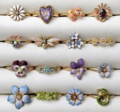 Beads Jewellery, Pretty Rings, Psychology, Beaded Jewelry, Beads, Ring, Crochet, Flowers