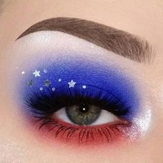 4th Of July Pics, Summer Eye Makeup, Simple Eyeshadow, Patriotic Crafts, Fancy Makeup, Festival Makeup, Blue Makeup