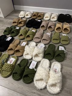 many pairs of slippers are on the floor