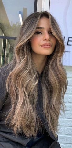 42. Brown with Subtle Blonde Balayage When gingerbread biscuit's baking and chilling outside, it might be time to change up your hair colour to match the Subtle Blonde Balayage, Subtle Blonde, Light Brunette Hair, Beige Hair, Korean Hair Color, Trendy Hair Color