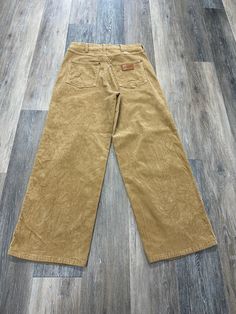 Brand: WRANGLER Style: PANTS CORDUROY Color: GOLD Size: 12 SKU: 137-137120-26138 CONDITION: GENTLY USED Pants Corduroy, Style Pants, Size 12, Pants, Gold, Color, Trousers