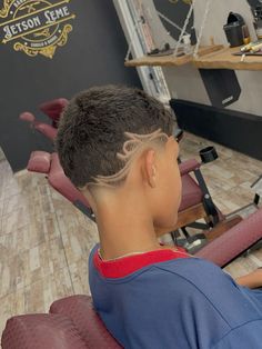 #americamoica Men Haircut Curly Hair, Hair Illustration, Taper Design, Haircut Designs, Boys Fits, Corte De Cabelo Masculino, Fade Haircut, Haircuts For Men, Hair Stylist