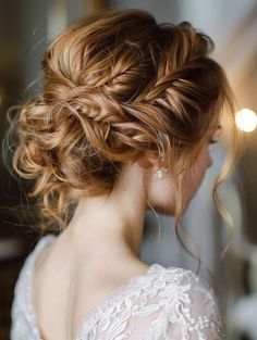 Medium Length Wedding Hairstyles Boho, Shoulder Length Hair Updo, Updos For Shoulder Length Hair, Stylish Updos, Shoulder Length Bob Haircut, Romantic Braid, Medium Length Updo, Hollywood Curls, Wavy Hairstyles Medium