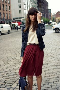 leather jacket, midi skirt Burgundy Skirt, Look Rock, Mode Inspo, Beautiful Skirts, Black Leather Jacket