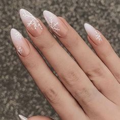 PRICES MAY VARY. Brishow Le unghie finte sono riutilizzabili. Sono realizzati con materiale ABS ecologico. Non tossico. Nessun odore. Fornisce un'esperienza di nail art sicura e confortevole. Può essere riutilizzata. Indipendentemente dalle dimensioni delle tue unghie, puoi scegliere l'unghia finta più adatta per te, è facile da tagliare e limare a qualsiasi lunghezza e forma che ti piace. 24 unghie finte in una bella confezione con adesivi per unghie e una mini lima per unghie. La colla non è inclusa Facile da applicare, solo 3 minuti, si potrebbe ottenere lo stesso effetto glitter da soli invece di spendere mezz'ora e pagare per il costoso servizio di manicure nel salone di bellezza. Meraviglioso regalo per moglie, fidanzata, madre o sorelle e perfetto per feste, appuntamenti, festival, Nails Oval, Nails Silver, Gold Prom, Nails Gold, Holiday Nail Designs, Green Prom, 2024 Prom, Winter Nails Acrylic, Nagel Tips