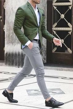 Белая рубашка Green Suit Men, Terno Slim Fit, Formal Dresses For Men, White Jeans Men, Tom Ford Men, Green Suit, Traje Casual, Fashion Suits For Men