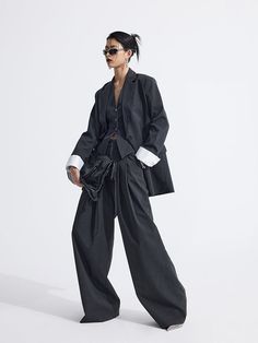 Material: Polyester 69%/Rayon29%/Spandex2%
Mmodel: 173cm Wear size M




Length
Waist


S
109cm
66cm


M
111cm
70cm


L
113cm
74cm Oversized Suit Jacket Outfit, Old Lady Fashion, Arcana Archive, High Fashion Editorial, Grey Suit, Stripe Outfits, Future Outfit, Jacket Vest, Work Style