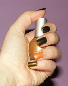 Nails Of The Day (NOTD): Egyptian gold - Cosette's Beauty Pantry