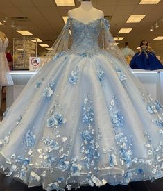 Light Blue Long Dress, Light Blue Quinceanera Dresses, Baby Blue Quinceanera, Quinceanera Themes Dresses, Blue Long Dress, Off Shoulder Ball Gown, Ball Gown Prom Dresses, 3d Applique, Gown Prom Dresses