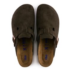 These favorite Birks come with an extra layer of cushion in the footbed. No breaking in required! Mocha Birkenstock, Birkenstock Boston Soft Footbed, Boston Soft Footbed, Birkenstock Style, Birkenstock Sandals Arizona, Breaking In, Birkenstock Boston, Buckle Sandals, Womens Clogs