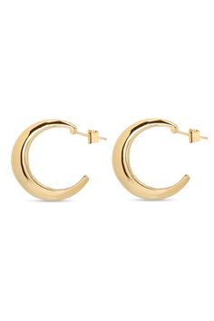 Look no further if you’re after a gift for her, this pair of classic gold hoops are a non-negotiable for your staple wardrobe. Aptly named after Singapore’s sleek Marina Bay, the sweet crescent shape makes for a refined and polished addition to any look and is the perfect accessory if you’re trying to nail the clean girl aesthetic. Inspired by the eclectic jewels and trinkets found in the designer’s grandmother’s jewellery box, Café Nostalgia was created as a homage to the forgotten jewellery of