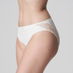 Playful rio briefs in a checked fabric, luxuriously finished with elastic lace all the way to the back. A must-have in your lingerie drawer: Natural. Lingerie Drawer, Lace Side, New Bra, Lace Insert, Elastic Laces, Stretch Lace, Lace Overlay, High Cut, Sheer Lace