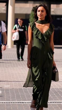 Abu Dhabi, Aesthetic Outfits, Style Icons, A Woman, Fashion Inspo, My Style, Outfit Inspo, Dresses