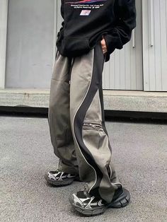 Male Pants, Y2k Pants, Retro Streetwear, Mens Pants Fashion, Autumn Style, Straight Trousers, American People, Grey Pants, Type Of Pants