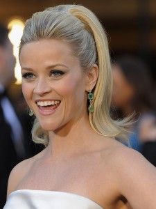 Reese Witherspoon's 60s hairstyle with a high ponytail...if only my forehead wasn't so ginormous! Hairstyle Types, Care Hairstyle, Reese Witherspoon Hair, High Ponytail Hairstyles, Hair Styles 2014, Mom Hairstyles, Trendy Wedding Hairstyles, Short Wedding Hair, Penteado Cabelo Curto