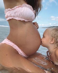 Cute Pregnancy Pictures, Pretty Pregnant, Future Mommy, Moms Goals, Future Mom, Future Lifestyle, Pregnant Woman, Mommy Life