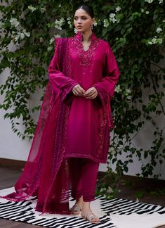 Yeliza Raspberry Ombre Raw Silk Shirt and Dupatta Farah Talib Aziz, Mehndi Brides, Sequin Appliques, Pakistani Dress Design, Silk Pants, Wedding Wear