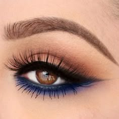 Navy Blue Makeup, Make Up Designs, Make Up Studio, Wedding Makeup For Brown Eyes, Smink Inspiration, Hooded Eye Makeup, Makijaż Smokey Eye, Blue Eyeshadow, Eye Makeup Tips