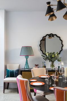 A beautiful and modern London flat completed during lockdown. Our client was very adventurous, allowing us to use vibrant pops of orange and teal throughout the project.