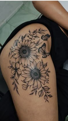 floral hip tattoo © tattoo artist © tattoo artist ❖ Amy Billing ✧ @amybillingtattoo ✧ @hobojacktattoo ❖ #girltattoos #floraltattoo #bodyart #inkmaster #hiptattoo #upperthightattoo #flowers #art #cooltattoos #tattoosforgirls #inkaddiction #inklover  #spinetattoo #dragontattoo #creativetattoo #girltattoos #besttattoos #cooltattoos #inkmaster #girltattoos #floraltattoo #bodyart #inkmaster #hiptattoo #upperthightattoo #flowers #art Front Thigh Tattoos, Side Thigh Tattoos, Cowgirl Tattoos, Floral Thigh Tattoos, Flower Thigh Tattoos, Hip Thigh Tattoos, Tattoos Infinity, Tattoos For Women Flowers, Hip Tattoos Women