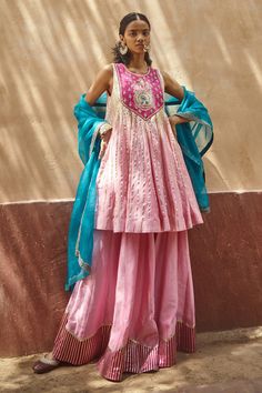 Kurta Palazzo Set, Kaftan Designs, Anarkali Dress Pattern, Palazzo Set, Pakistan Fashion, Kurti Designs Party Wear, Fancy Dress Design, Indian Wedding Outfits, Pakistani Dress Design