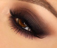 Steps Makeup, Makeup Eyeshadow Brown Eyes, Vanity Nook, Vanity Dimensions, Black Eye Makeup, Trendy Eyeshadow, Makeup Steps, Beginners Makeup