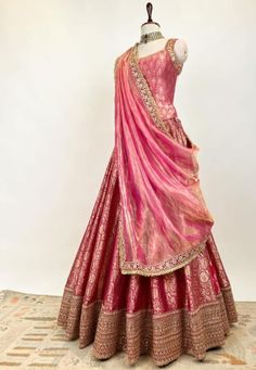 Latest Bridal Lehenga, Trendy Outfits Indian, Lehenga Designs Simple, Indian Bride Outfits, Traditional Indian Dress, Half Saree Designs