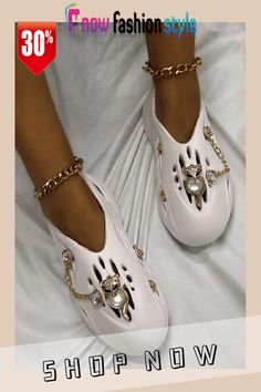 White Fashion Casual, Basic Heels, Summer Heels, Shoe Tags, Casual Sport Shoes, Beach Sandals, Womens Clogs, Outdoor Shoes, Mens Slippers