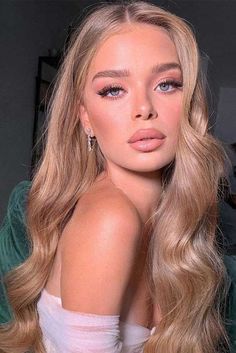 Glam bridal make up in pink tones & soft waves make fo rthe perfect wedding look! Wedding Makeup Blonde, Wedding Makeup For Blue Eyes, Blonde Bride, Natural Glam Makeup, Blonde Hair Makeup, Glam Wedding Makeup, Wedding Makeup For Brown Eyes, Bridal Make Up, Bridesmaid Hair Makeup