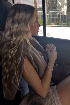 long hair inspo | wavy hair | blonde hair | aesthetic | 2024 Summer Blonde Hair, Hairstyle Examples, Dirty Blonde Hair, Long Hairstyles, Instagram Foto, Bob Marley, Hair Skin