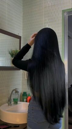 Nice Long Hair, Long Soft Black Hair, Healthy Hair Vision Board Pictures, Straight Black Hair Aesthetic, Long Black Hair Aesthetic, Super Long Black Hair, Pretty Black Hair, Straightened Hairstyles, Midnight Hair