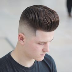 Men’s pompadour haircut styles seem to be trending these days and it can be assumed that this hairstyle would be in trend for next few years as well. Check here http://bit.ly/2XdBKNz #Menspompadourhaircutstyles #menspompadourhaircutfade  #menspompadourhairstyles  #Fashionterest Skin Fade Pompadour, Medium Fade Haircut, Types Of Fade Haircut, Best Fade Haircuts