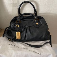 Bottom Light, Marc Jacobs Handbag, Brown Leather Satchel, Black Leather Satchel, Leather Satchel Handbags, White Handbag, Black Leather Purse, Pretty Bags, Marc Jacobs Bag