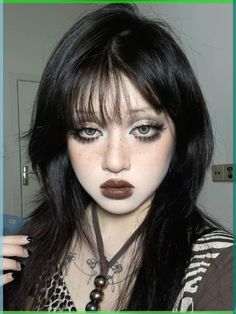 Maquillage Goth, Goth Makeup Tutorial, Goth Eye Makeup, Dark Makeup Looks, Punk Makeup, Doll Eye Makeup, Alt Makeup, Smink Inspiration, Alternative Makeup