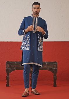 Navy Blue Embroidered Kurta Set With Jacket Kalpraag - Fabilicious Fashion Indian Kurta Men Design, Carnival Outfit For Men, Sangeet Outfit Men, Carnival Outfit Men, Mens Clothing Styles Wedding, Sangeet Outfit For Men, Kurtas Men, Designer Kurta For Men, Kurta Set With Jacket