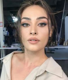 Neutral Glam Makeup, Neutral Glam, Beauty 2023, Makeup 101, Makeup Glam, Turkish Actresses, Cat Eye Makeup, Neutral Makeup, Beautiful Eye