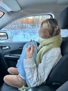 Scandi Winter Aesthetic, Tennessee Outfits Winter, Snowy Outfits Winter, Romanticizing Christmas, Romanticize Winter, Seasons Changing, Vibe Board, Season Aesthetic, Snow Aesthetic