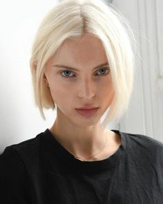 Short Long Bob, Outfit Ideas March, Shein Clothing Outfit, Shein Clothing, All Hairstyles, Clothing Outfit Ideas, Bleach Blonde, Donatella Versace, Long Bob Hairstyles