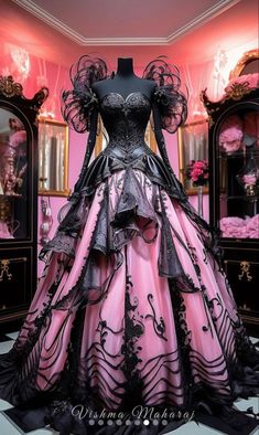 Gothic Dresses, Fantasy Clothes, Gothic Wedding Dress, Fantasy Gowns, Pretty Prom Dresses