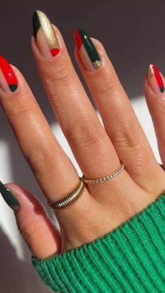 Holiday Nails ✨ Green And Red Nails Acrylic, Groovy Christmas Nails, Red And Green Nails Acrylic, Holiday Acrylic Nails Winter, Abstract Christmas Nails, Green Red Nails, Winter Christmas Nails Simple, Green And Red Nails, Classy Holiday Nails