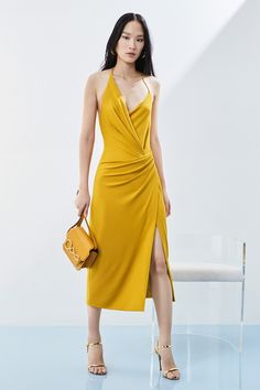 Cushnie Autumn/Winter 2019 Pre-Fall Endless Fashion, Older Women Fashion, Fall Dress Outfit, Women Fashion Edgy, Lela Rose, Poses References, Fashion Victim, 2019 Fashion, Fashion Over 40