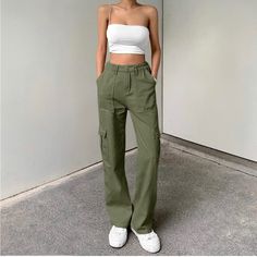 Green Cargo Pants With Thick Material, Stretchy Waist Band, And Multiple Pockets. Additional Button Included With Tags. Cargo Pants Women Baggy, Pants For, E Girl Clothes, Cargo Pants For Women, High Waisted Cargo Pants, Casual Cargo Pants, Pants Baggy, Baggy Cargo Pants, Cargo Pants Outfit