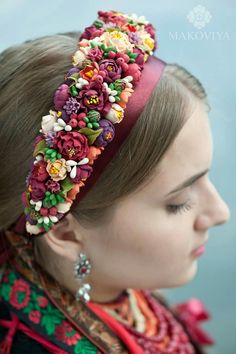 Ukrainian Dance, Flower Head Wreaths, Folklore Fashion, Diy Hair Accessories Ribbon, Headpiece Diy, Bead Hair Accessories, Polymer Clay Flower Jewelry, Races Fashion, Cute Short Dresses