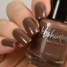 What The Fudge is a milk chocolate-colored crème polish. Slightly warm-toned, this neutral shade is the perfect palate cleanser or base for a glitter topper. What The Fudge offers full chocolate goodness in 2 coats. Nail Paint Shades, Brown Nail Polish, Palate Cleanser, Hollow Tree, Jelly Nails