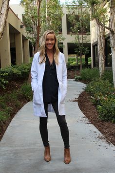 Scrubs And White Coat, Doctor White Coat Outfit, Woman Doctor Outfits, Business Casual With Lab Coat, Lab Coat Outfits Women, Lab Work Outfits Women, Cute Doctor Outfits, Doctor Outfit Women White Coat, Doctors Outfit Women